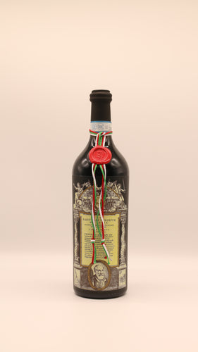Eine Flasche Salvano BARBERA D'ALBA 