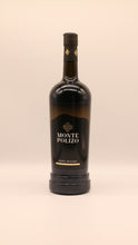 Lade das Bild in den Galerie-Viewer, Eine dunkle Glasflasche des Amaro Siciliano Monte Polizo von Alicia Liquori s.r.l. steht aufrecht vor einem schlichten hellbeigen Hintergrund. Das Etikett zeigt eine Bergsilhouette mit goldenen Akzenten, die diesen klassischen sizilianischen Digestif hervorheben.
