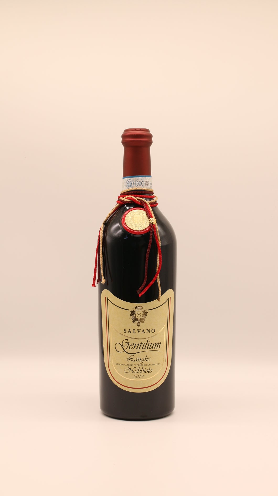 Eine Flasche Salvano LANGHE NEBBIOLO 