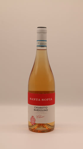 Flasche Chiaretto Bardolino 2023 von Santa Sofia – fruchtig-frischer Roséwein vom Gardasee mit zartrosa Farbe und klassischem Etikett.