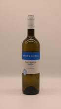 Lade das Bild in den Galerie-Viewer, Flasche Pinot Grigio 2024 von Santa Sofia – frischer italienischer Weißwein mit klarem Etikett und hellgelber Farbnote, typisch für die Rebsorte.

