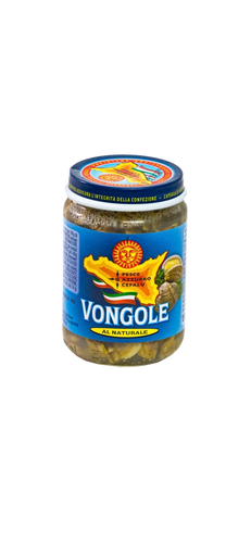 Abgebildet ist ein 130-g-Glas von Pesce Azzurro Srl VONGOLE AL NATURALE mit einem blauen Etikett mit gelbem Muschelmuster und blauem Deckel auf weißem Hintergrund.